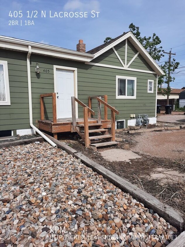 Primary Photo - 2 BED | 1 BATH | BASEMENT APARTMENT | NORTH