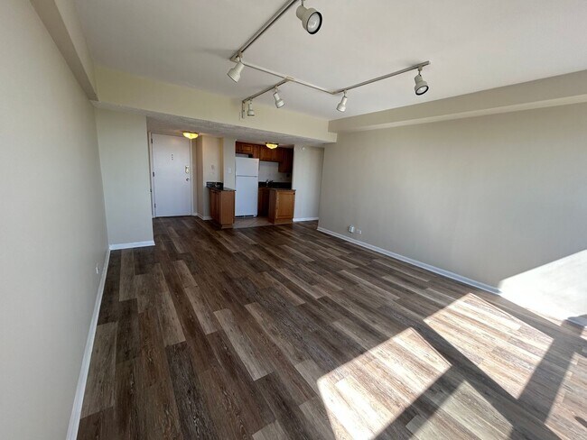 Foto del edificio - 4180 N Marine Dr