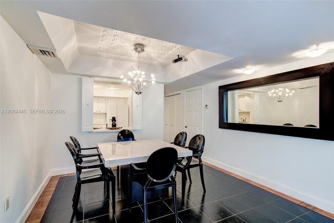 Building Photo - 2901 S Bayshore Dr