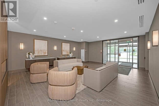 Photo du bâtiment - 470-470 Dundas St E