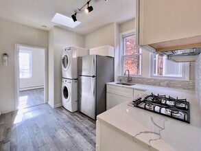 Building Photo - 405 61st St