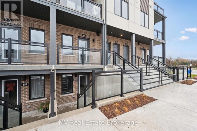 Building Photo - 940 St David St N