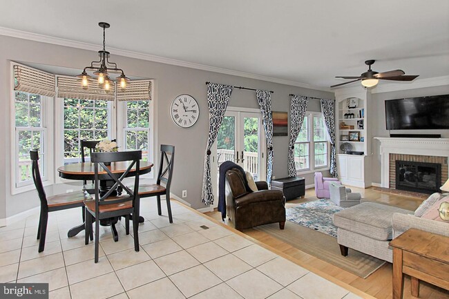 Building Photo - 6111 Fox Run