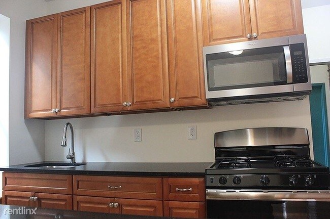 Building Photo - 2 br, 1 bath Apartment - 71 Driggs Avenue 3R