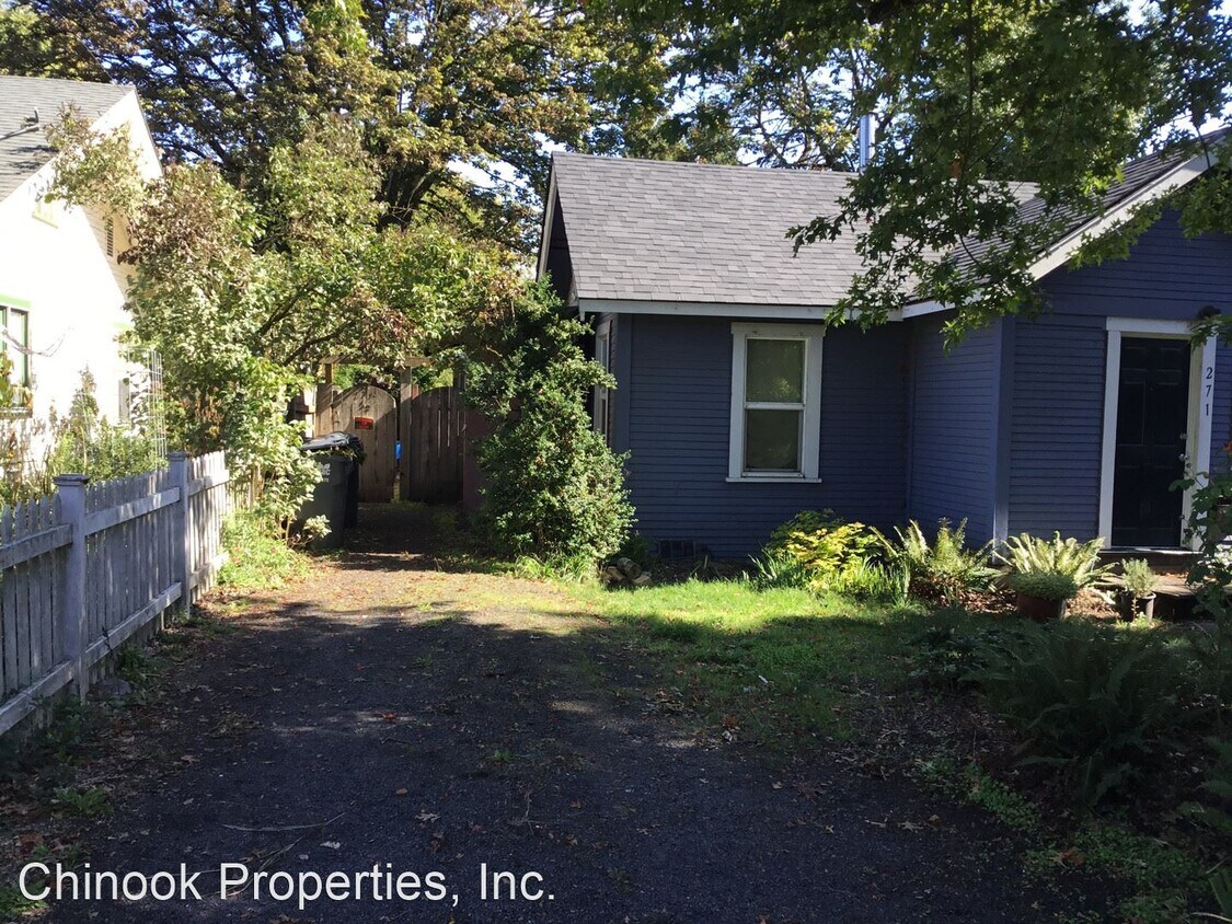 Primary Photo - Studio, 1 bath House - 271 1/2 N Grand St