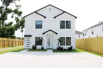 Building Photo - 5204 Gold St