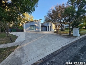 Foto del edificio - 8410 Shallow Creek Dr