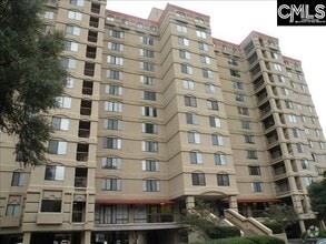 Building Photo - 1600 Park Cir