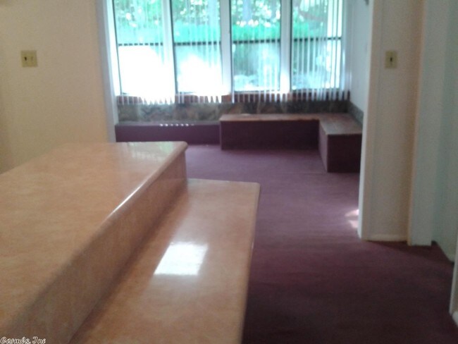 Building Photo - 12 Seneca Dr