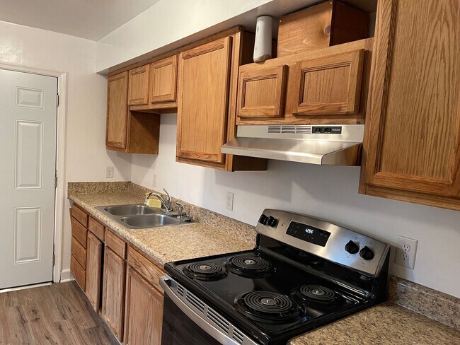 Foto del edificio - Coleman Place 3-bedroom, 2-bath Condo