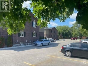 Building Photo - 204 Beechwood Dr
