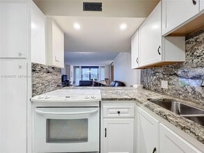 Building Photo - 4545 Luxemburg Ct