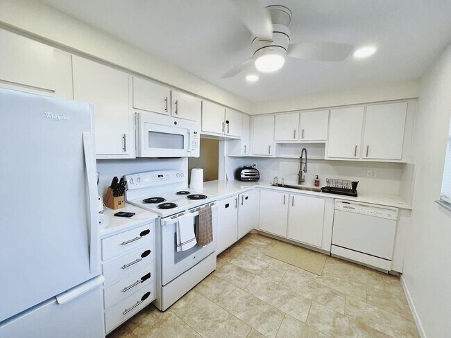 Building Photo - 7080 Nova Dr