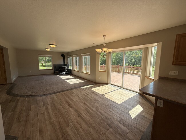 Building Photo - 335 N Roy Cir