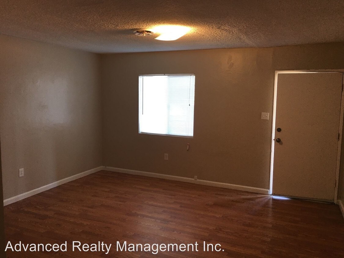 Building Photo - 1127 Knotts St