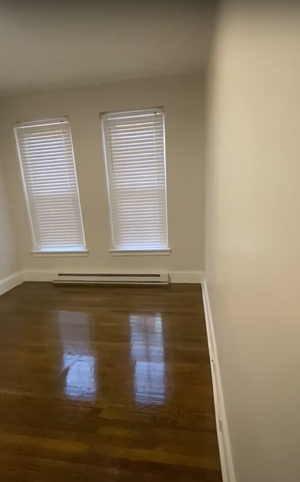 Foto del edificio - 63 Park Dr