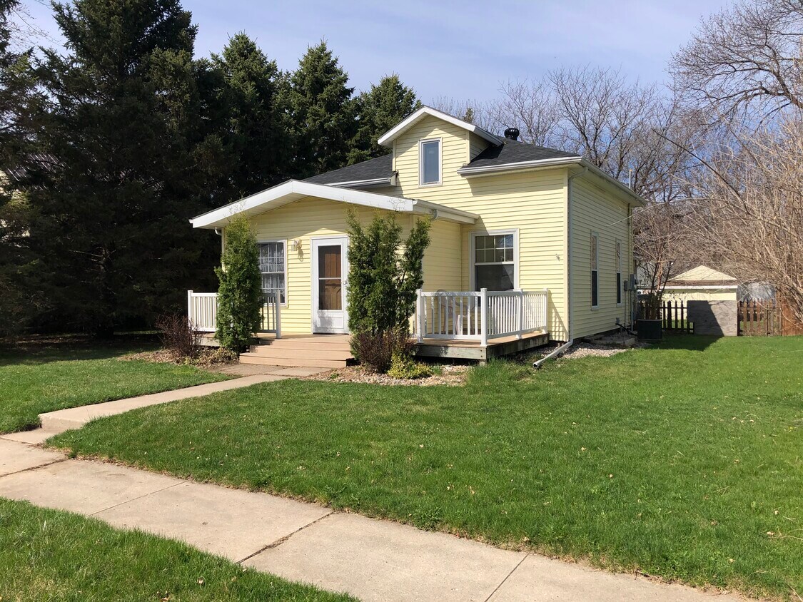 214 7th Ave S, Brookings, SD 57006 House Rental in Brookings, SD
