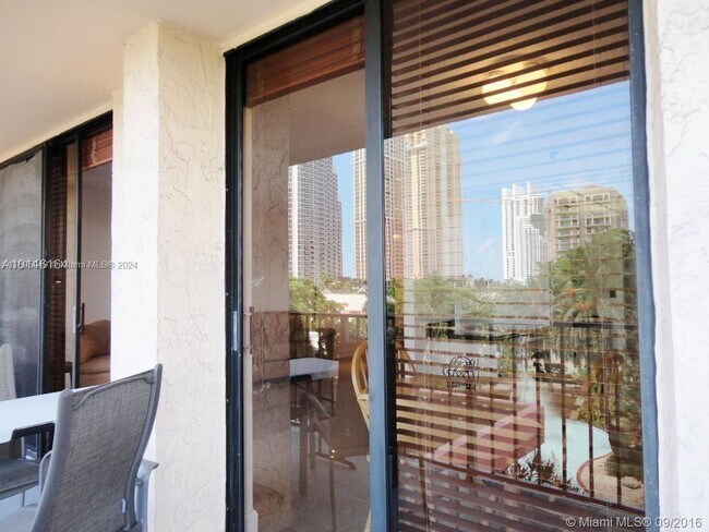 Foto del edificio - 210-174 174th St