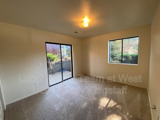 Building Photo - 6315 St Nicholas Cir