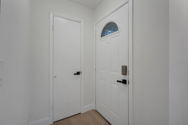 Photo - 1303 Charles St House