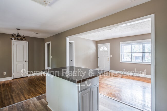 Building Photo - 2833 Cardo Dr NW