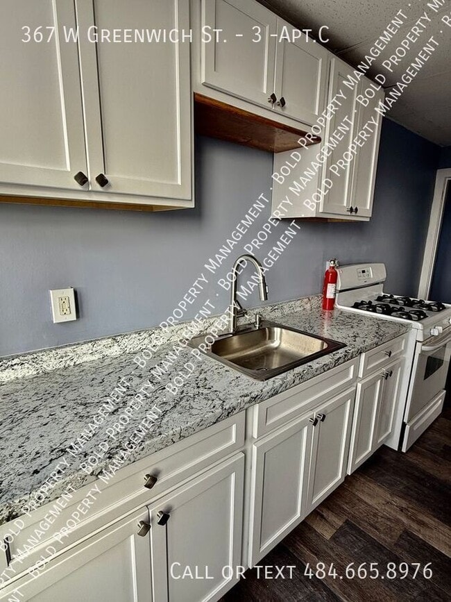 Photo - 367 W Greenwich St Apartment