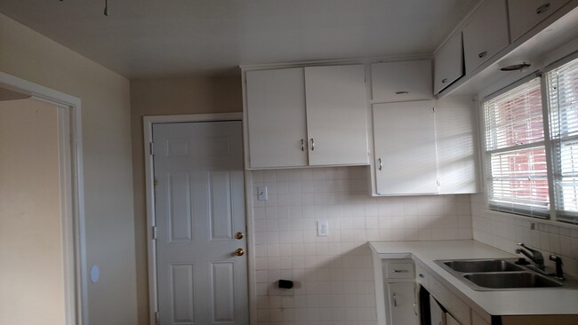 Foto del edificio - For Lease - 2004 Beverly, Odessa, TX