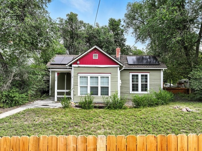 Beautifully Renovated Home with Modern Com... - Beautifully Renovated Home with Modern Com...