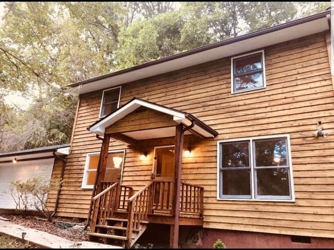 Building Photo - 99 Oak Ter