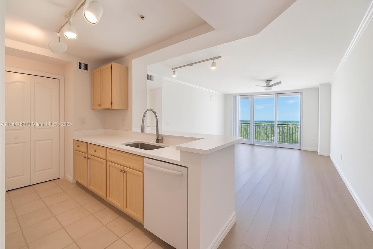 Foto principal - 2665 SW 37th Ave