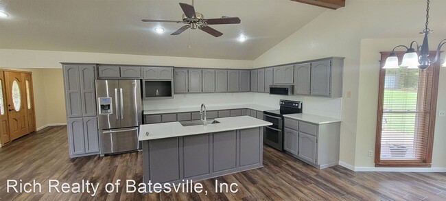 Building Photo - 3 br, 2 bath House - 521 Old Fort Road