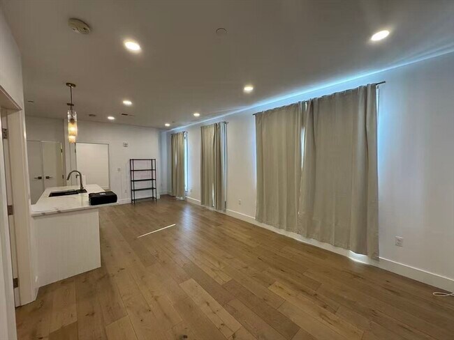 Foto del edificio - 30 Penniman Rd