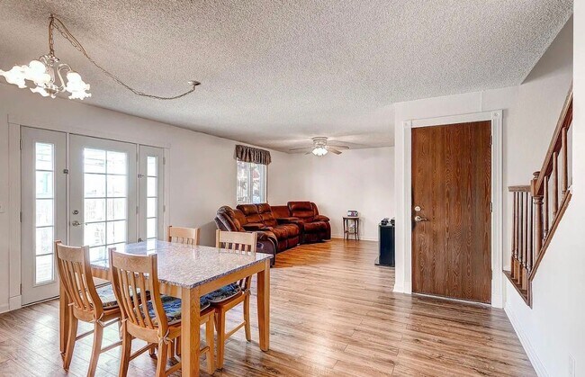 Foto del edificio - 19461 E Navarro Dr