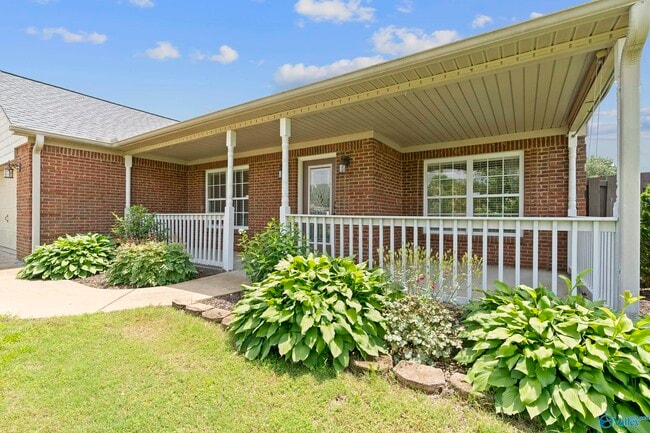 Building Photo - 108 Landings Way Dr