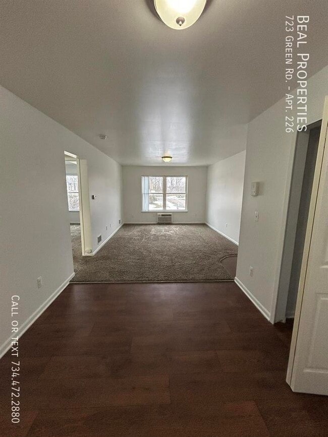 Building Photo - 723 Green Rd