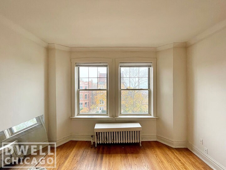 Primary Photo - 1029 W North Shore Ave