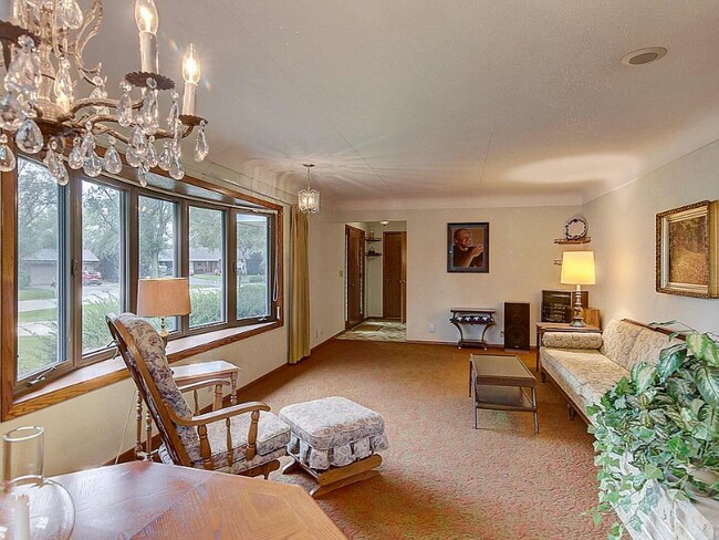 Foto del edificio - 13300 W Sunny View Dr