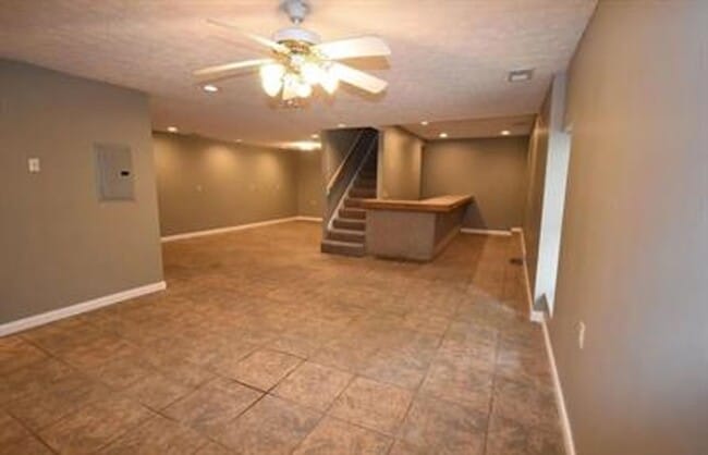 Building Photo - 516 Pearl Ave