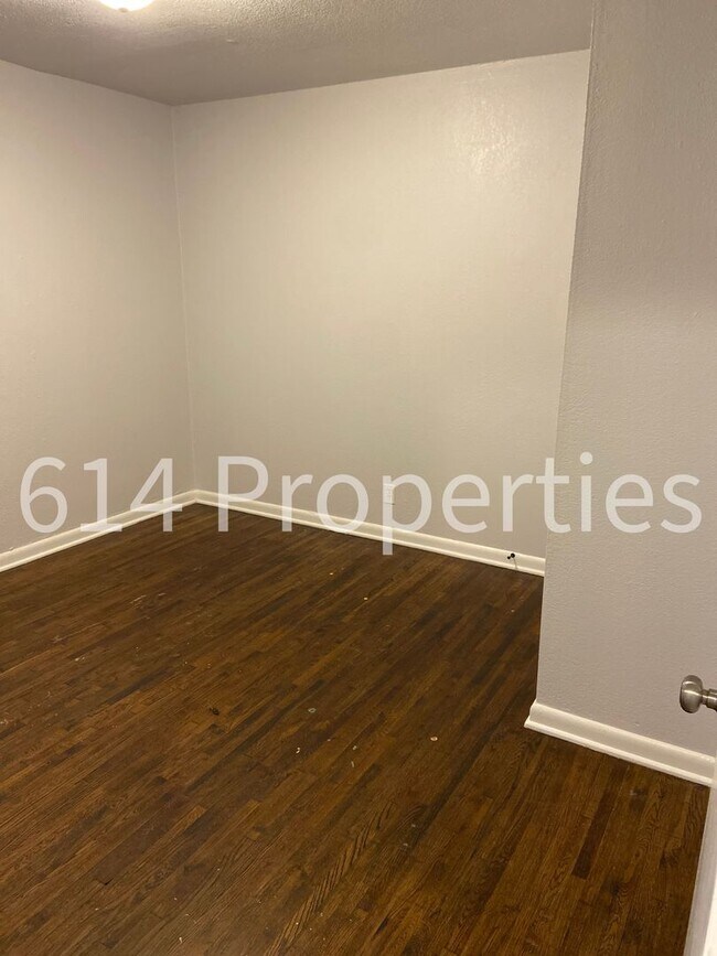 Foto del edificio - 4960 N Trenton Ave