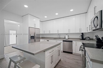 Building Photo - 836 NW 33rd Ave