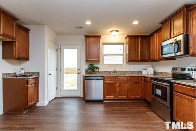 Building Photo - 3344 Ivy Wood Ln