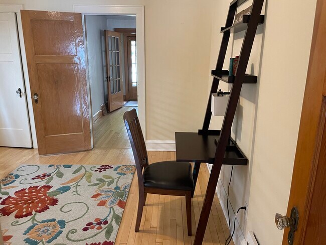 Segundo dormitorio u oficina en casa - 2809 S Lenox St