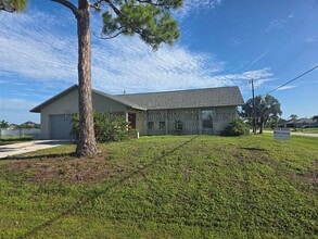 Building Photo - 1203 SW 34th St