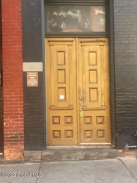 Building Photo - 121 4th St