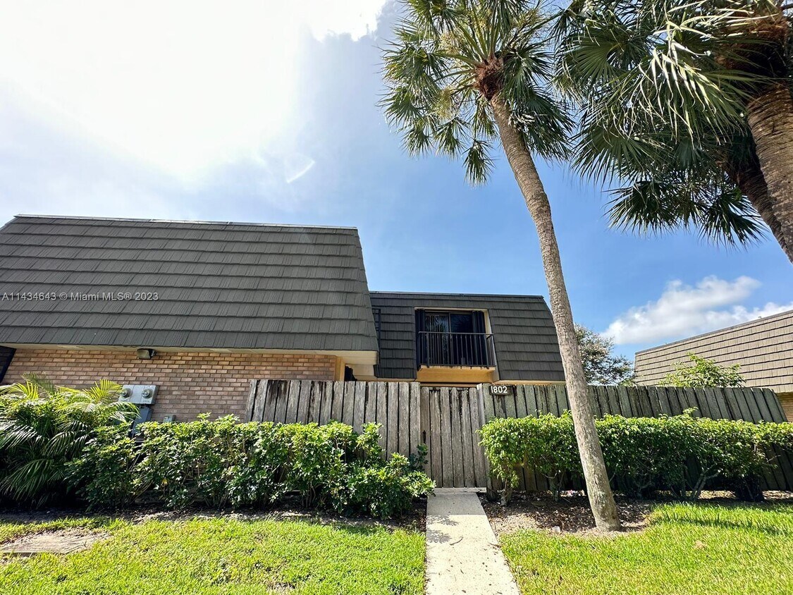 1802 18th Way Unit 1802 West Palm Beach FL 33407 Condo For Rent In 1802-18th-way-unit-1802-west-palm-beach-fl-33407-condo-for-rent-in