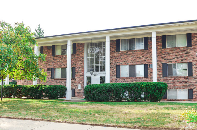 Building Photo - Somerset Manor East Apartments