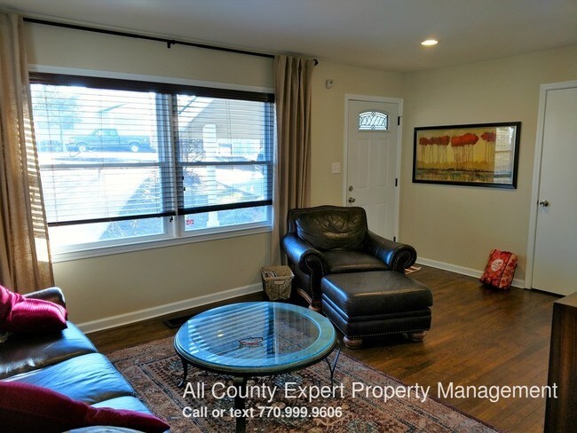 Foto del edificio - 916 Zion Cir