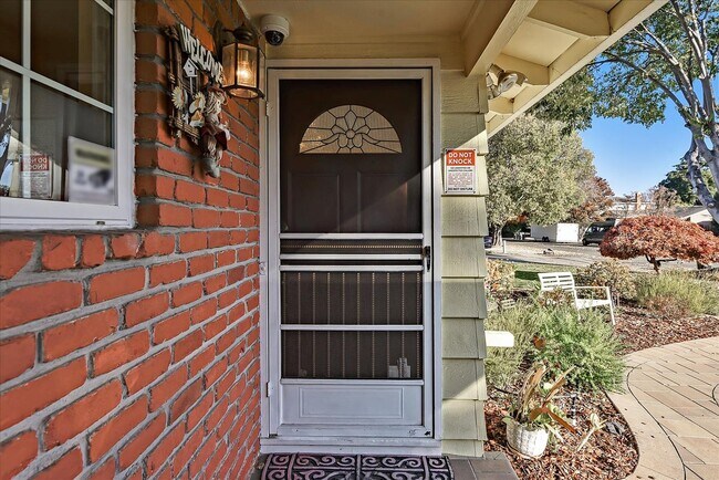 Building Photo - Beautifully Updated Single Family Home with Sparkling Pool