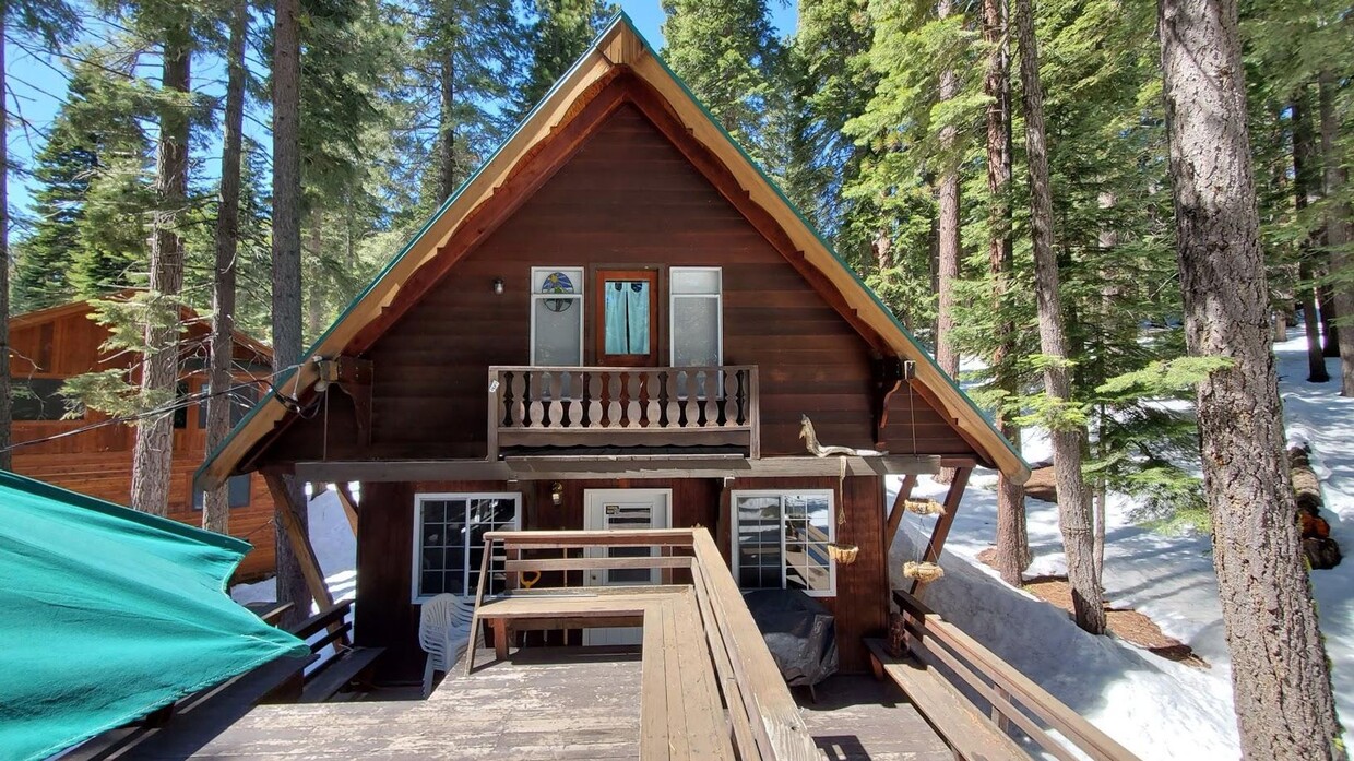 Primary Photo - LONG-TERM RENTAL: Great Cedar Flat Home wi...