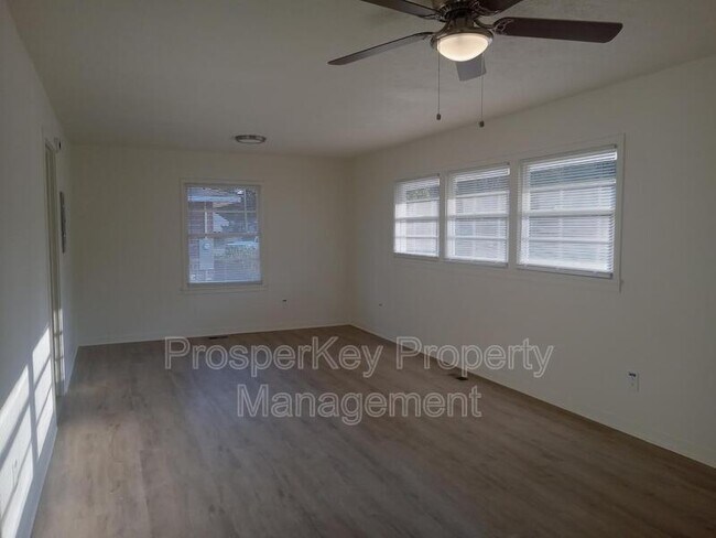Foto del edificio - 2800 4th Ave